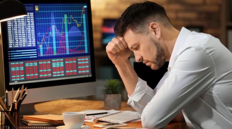 Trezorwachtum Traders Stay Ahead of Whales & Bots